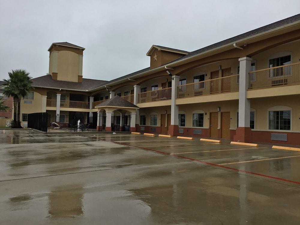 Days Inn By Wyndham Humble/Houston Intercontinental Airport Exterior photo