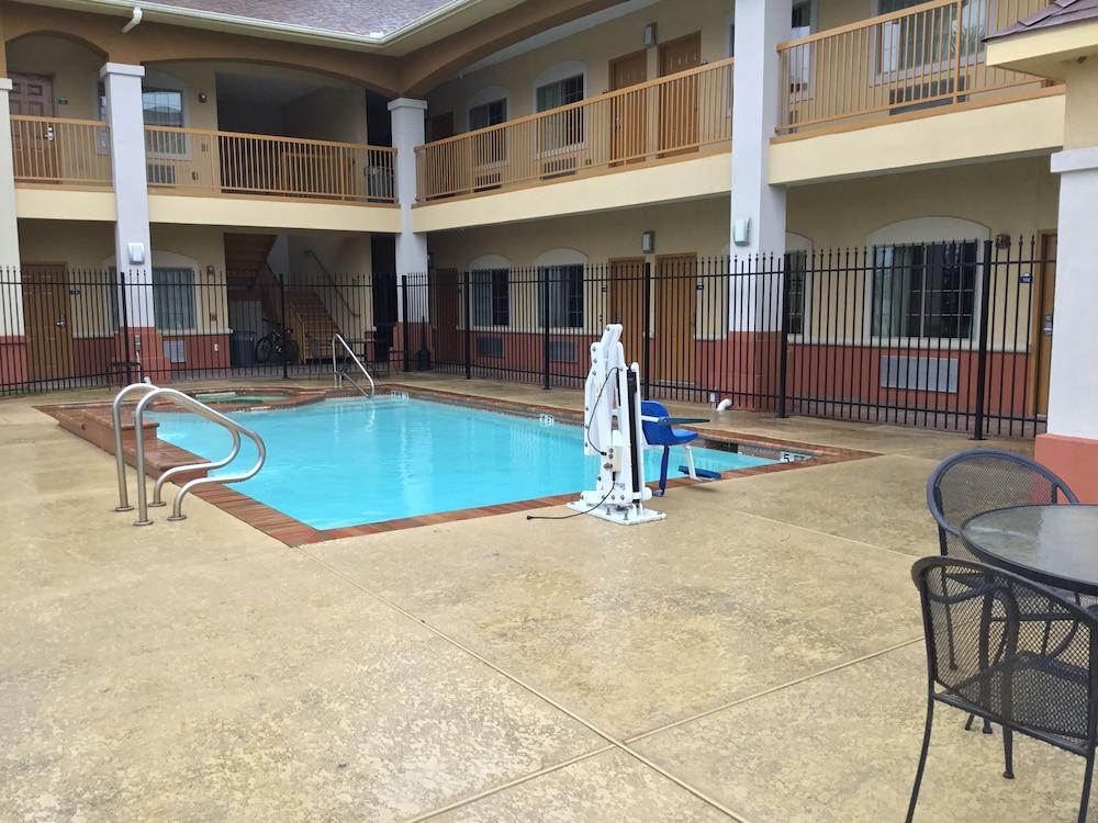 Days Inn By Wyndham Humble/Houston Intercontinental Airport Exterior photo