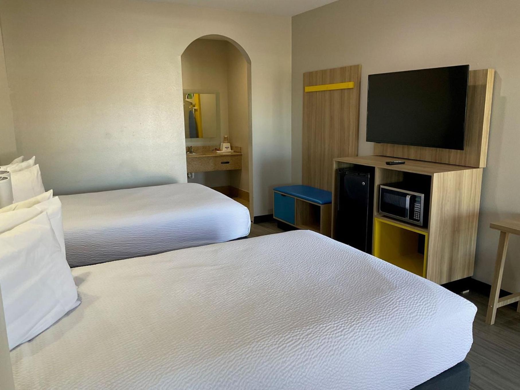 Days Inn By Wyndham Humble/Houston Intercontinental Airport Exterior photo