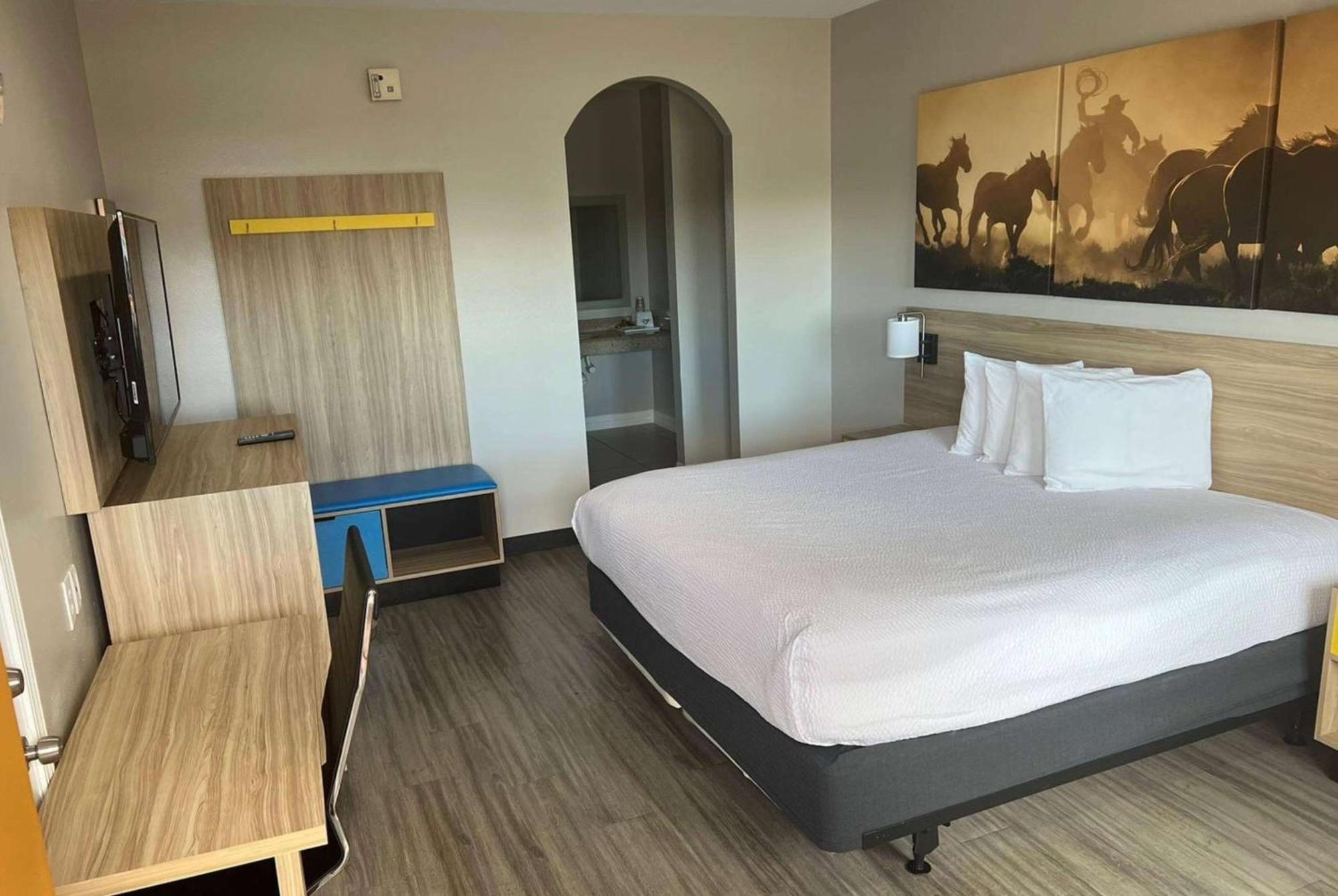Days Inn By Wyndham Humble/Houston Intercontinental Airport Exterior photo